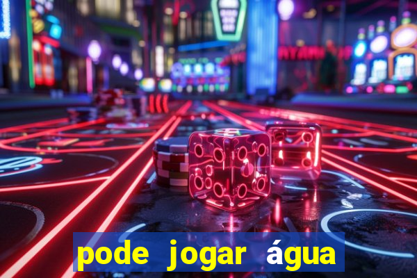 pode jogar água quente no vaso sanitário